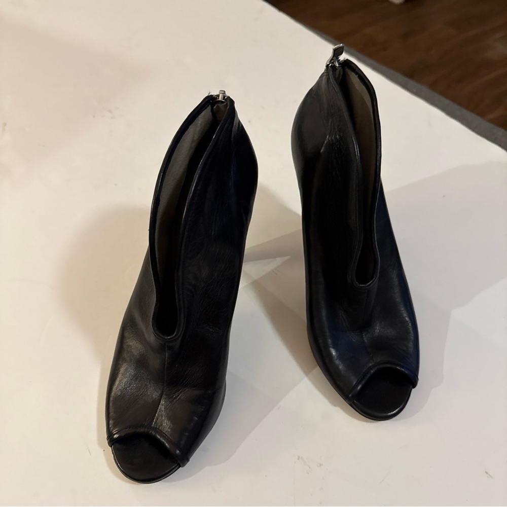 Vince Camuto Black Peep-Toe Heeled Boots Sz 8.5